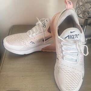 Nike Air 270 Women's White and Peach Sneakers